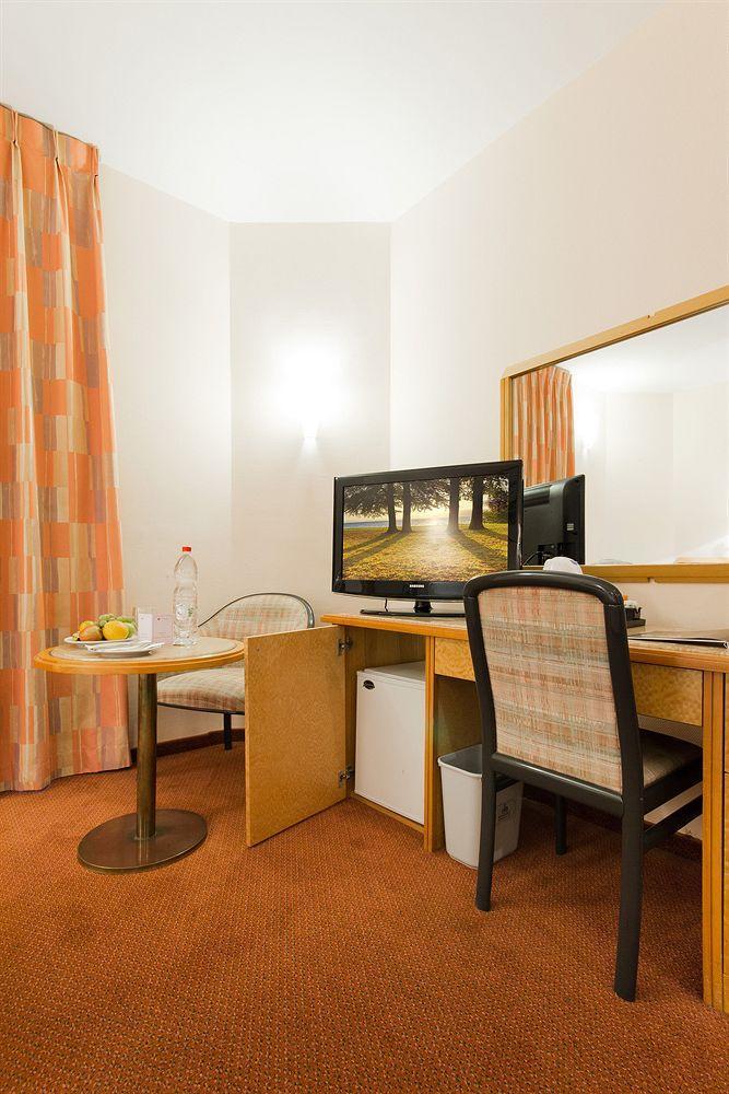 Royal Wing Hotel Йерусалим Екстериор снимка